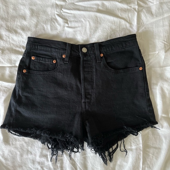 Black Levis 501 - Picture 2 of 4